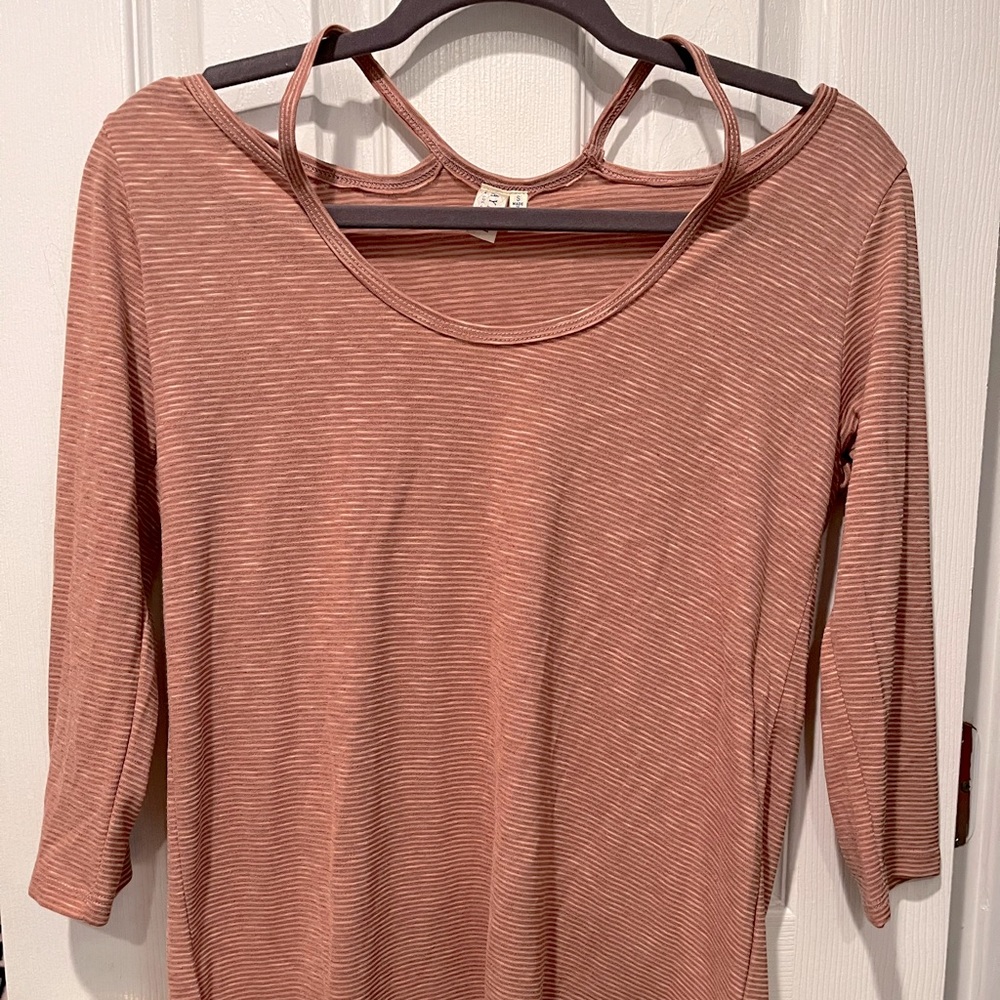 Small Never Worn 3/4 Sleeve shirt